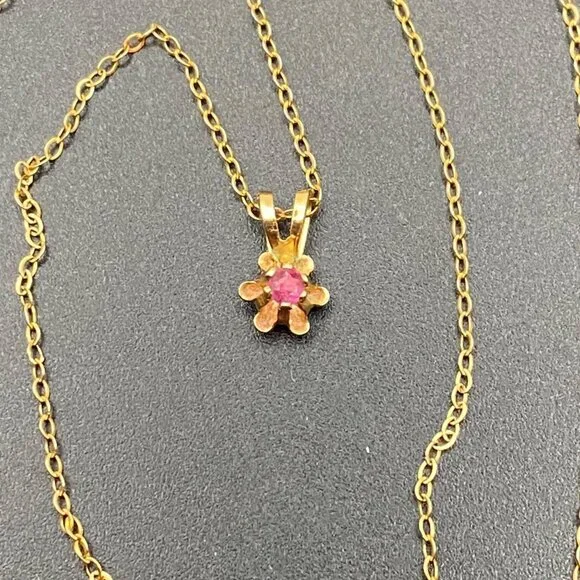 Vintage 14k Gold Filled Ruby Pendant Necklace 15" Stone GLOWS Delicate Layering - Picture 3 of 10